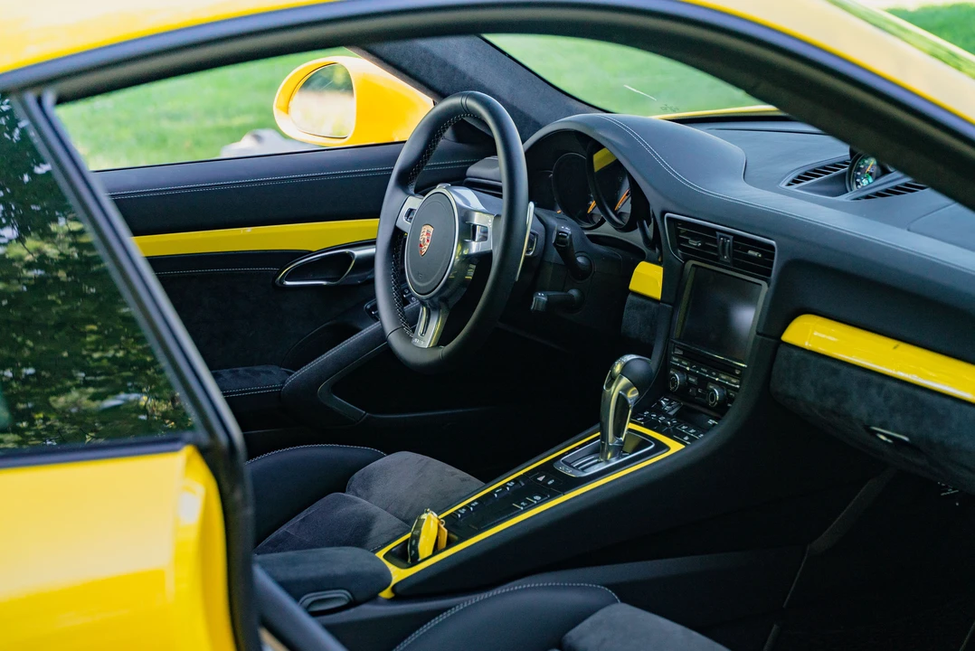 2015 Porsche 991 GT3 - Image 19 of 31