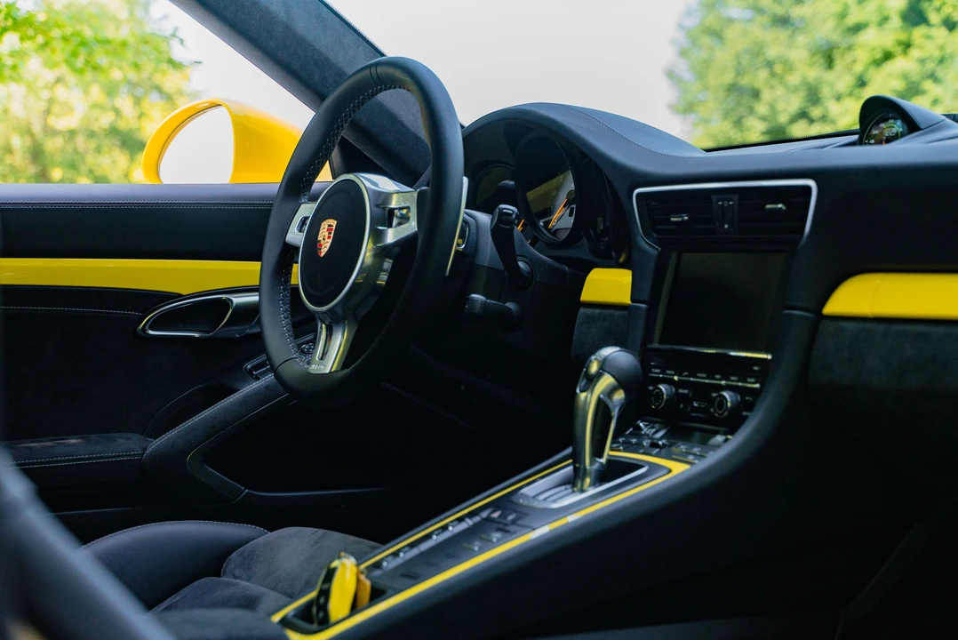 2015 Porsche 991 GT3 - Image 18 of 31