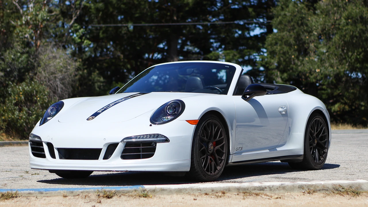 2015 Porsche 911 - Image 27 of 31