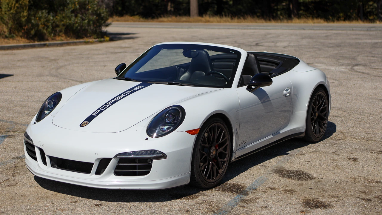 2015 Porsche 911 - Image 28 of 31