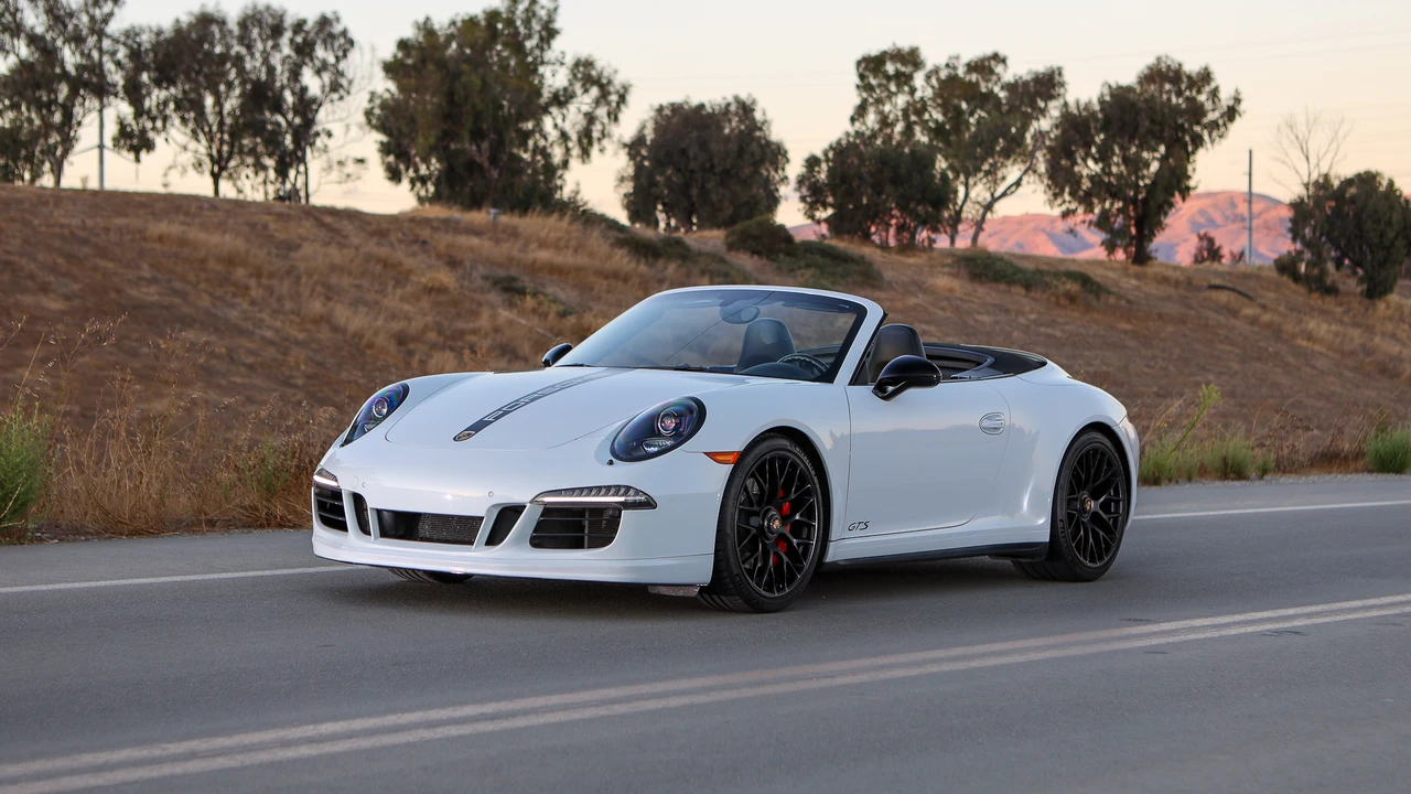 2015 Porsche 911 - Image 4 of 31