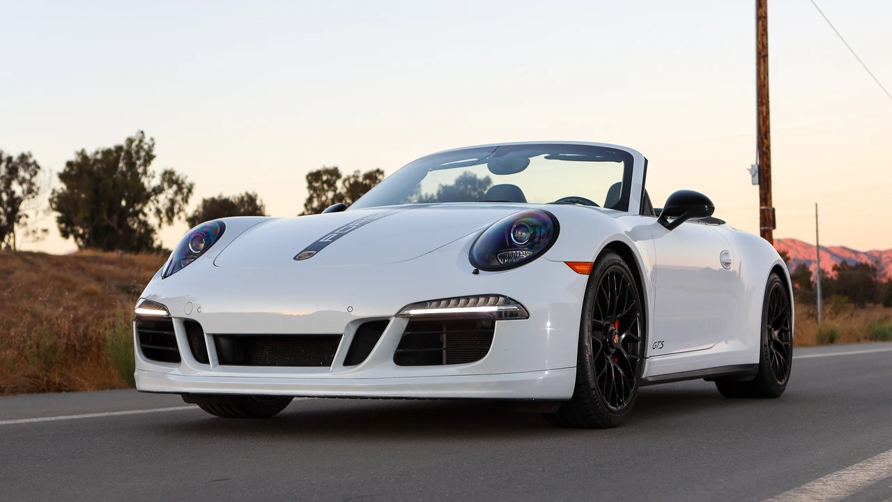 2015 Porsche 911 - Image 6 of 31