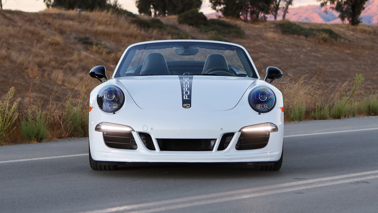 2015 Porsche 911 - Image 7 of 31