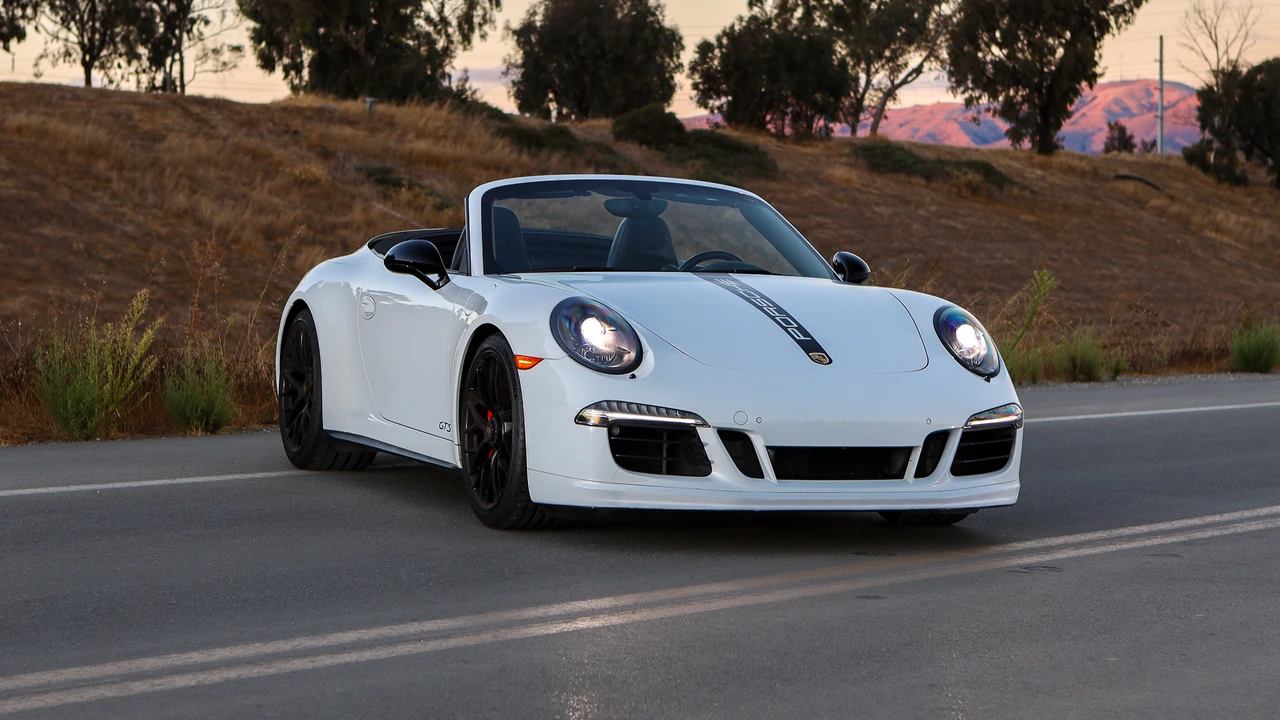 2015 Porsche 911 - Image 9 of 31