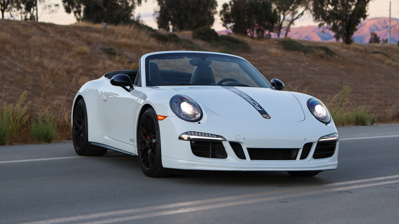 2015 Porsche 911 - Image 10 of 31
