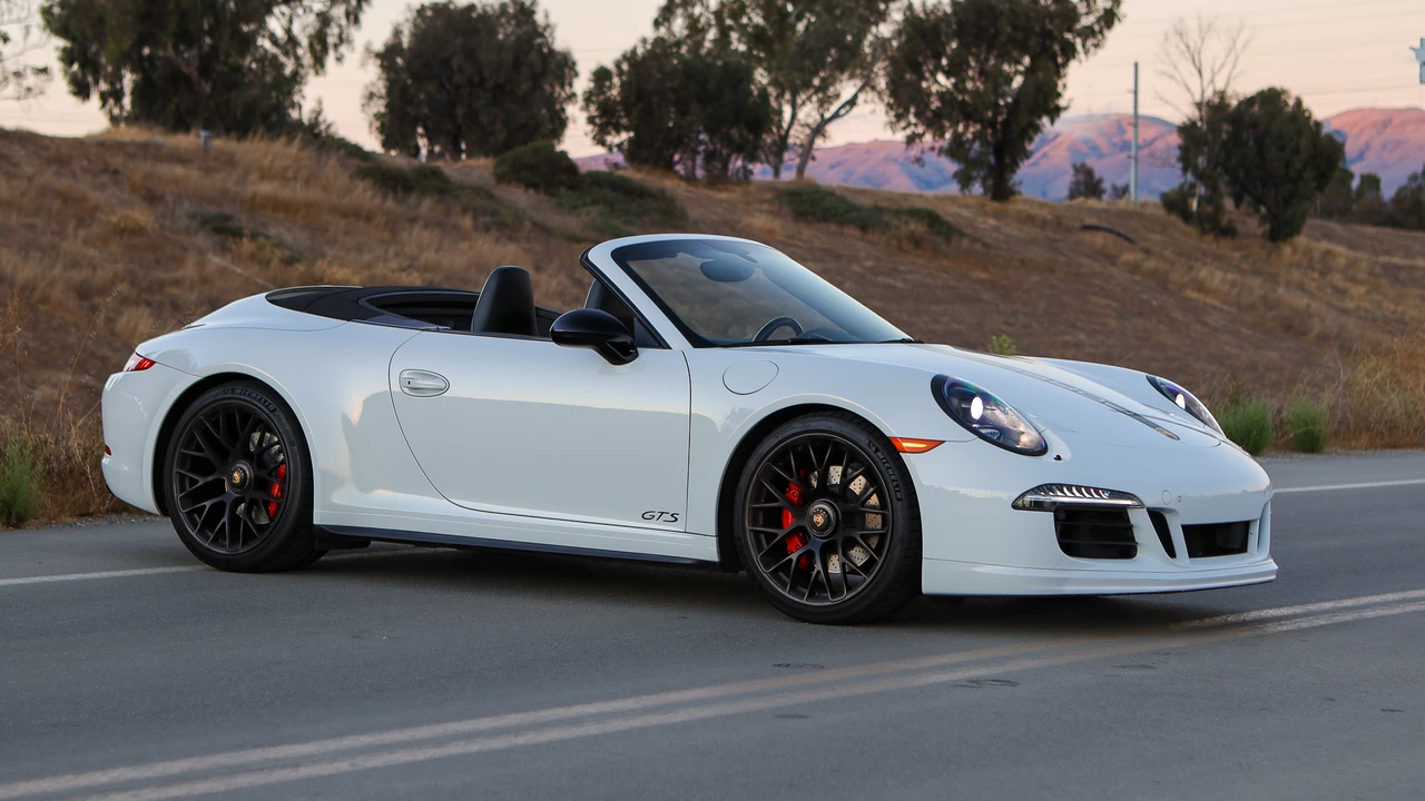 2015 Porsche 911 - Image 11 of 31