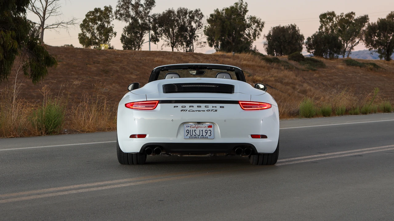 2015 Porsche 911 - Image 20 of 31