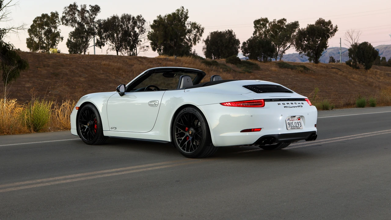 2015 Porsche 911 - Image 23 of 31