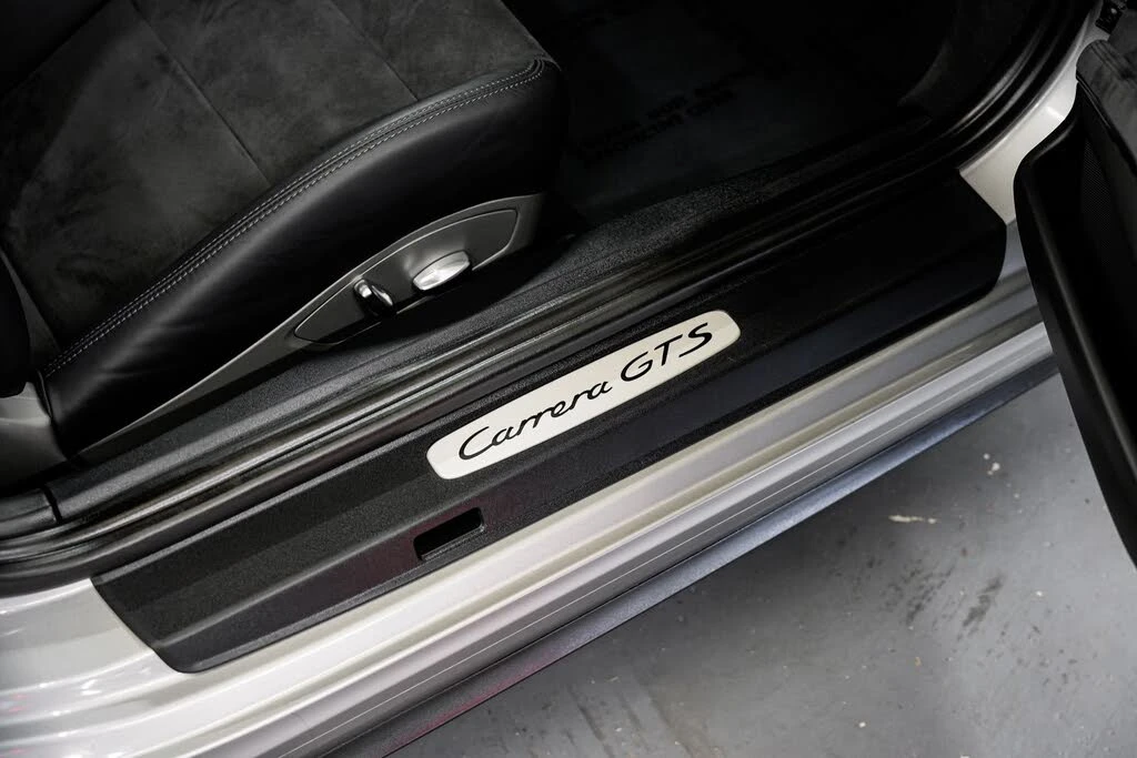 2015 Porsche 991 Carrera GTS - Image 27 of 31