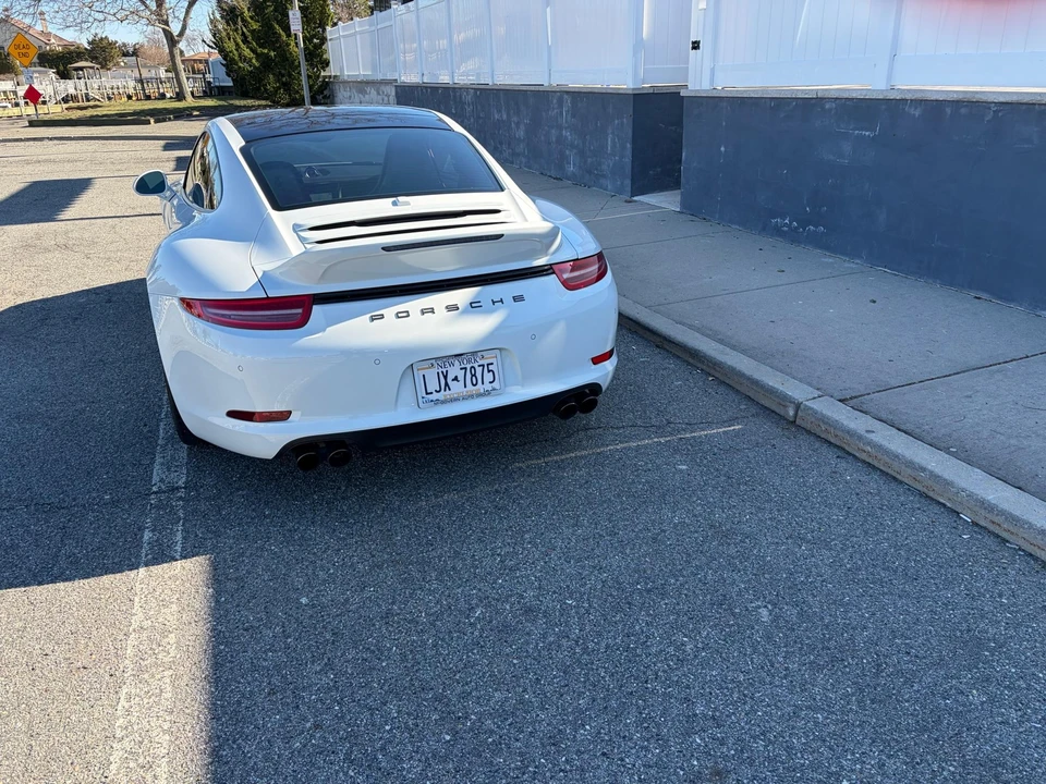 2015 Porsche 991 Carrera GTS - Image 14 of 31