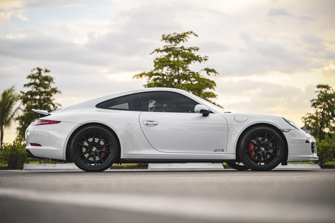 2015 Porsche 991 Carrera - Image 16 of 31