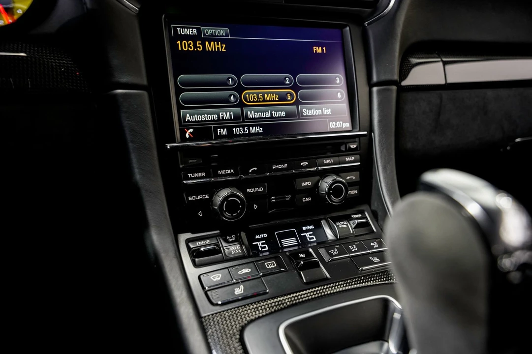 2015 Porsche 991 Carrera GTS - Image 14 of 31