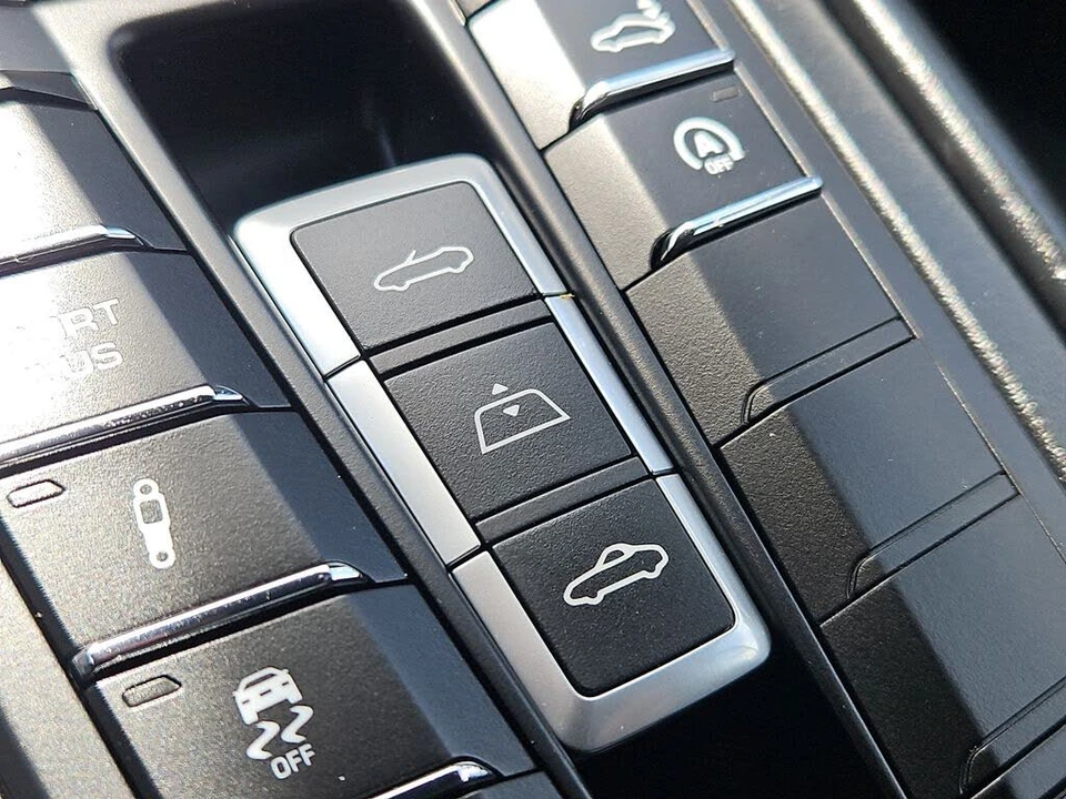 2015 Porsche 991 Carrera S - Image 15 of 31