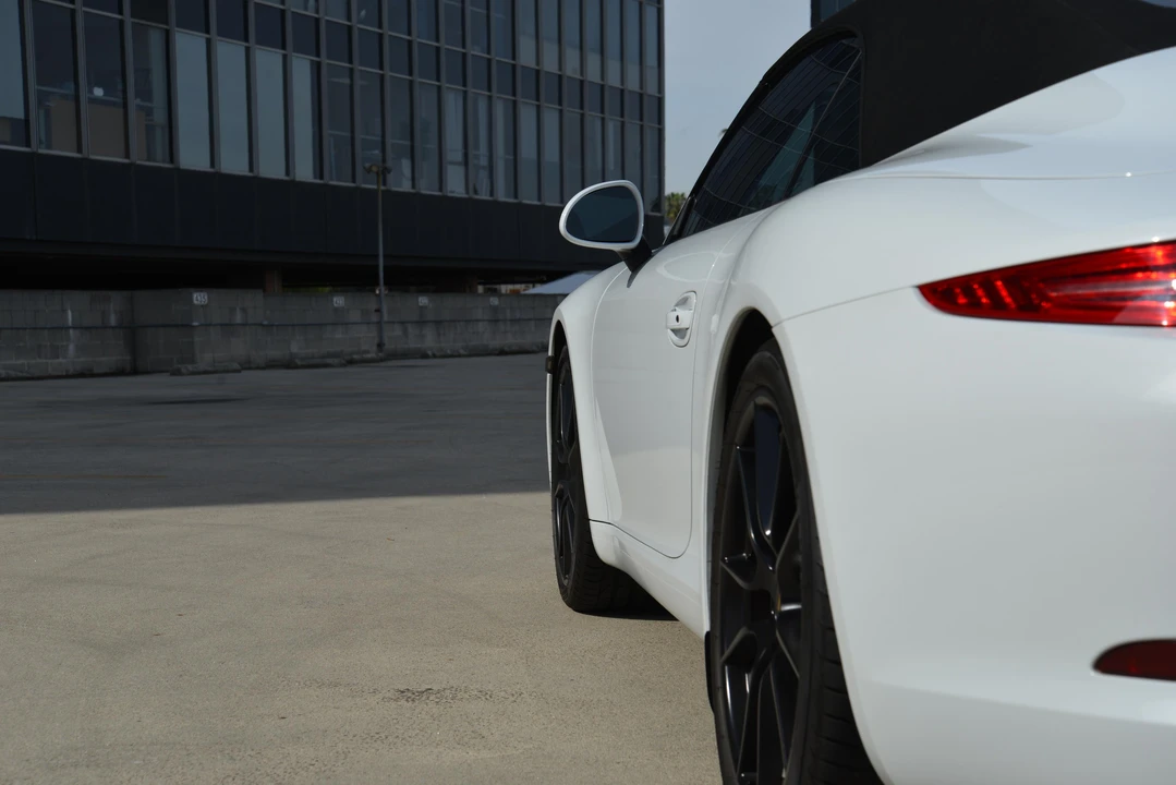 2015 Porsche 991 Carrera S - Image 17 of 31