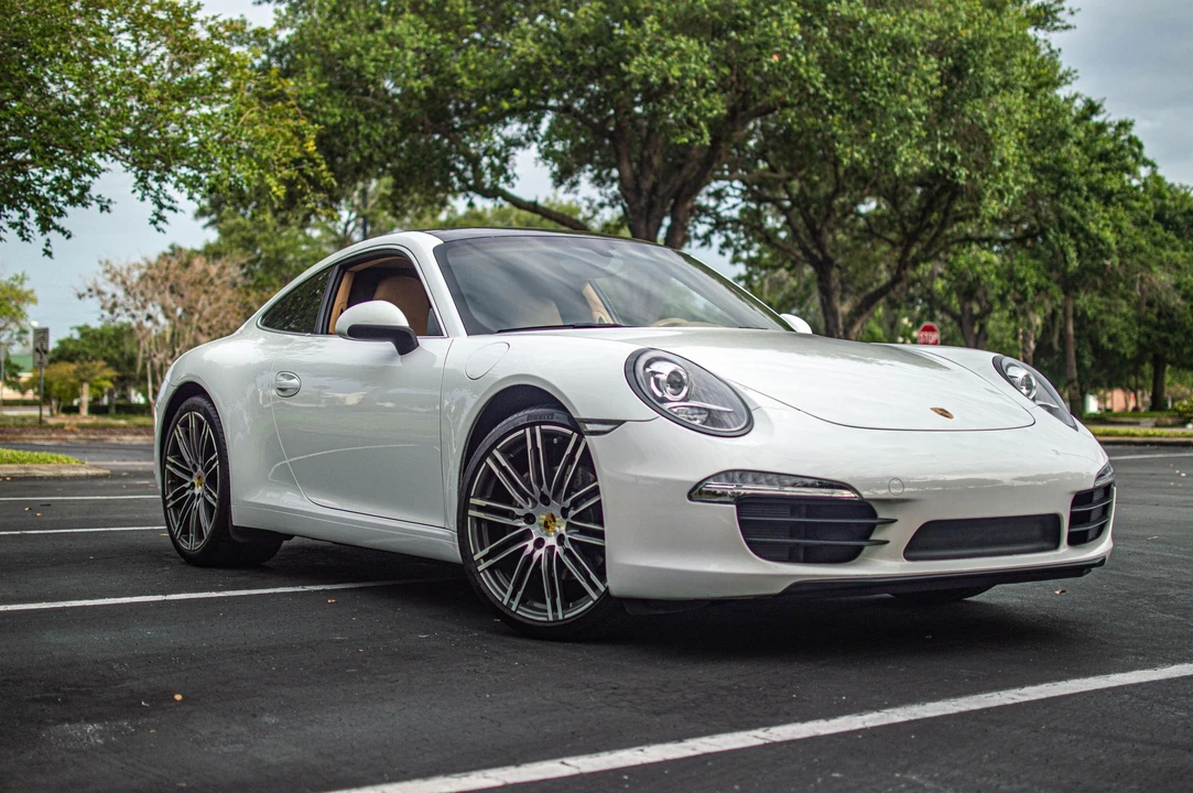 2015 Porsche 991 Carrera - Image 18 of 29
