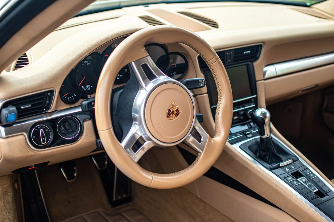 2015 Porsche 991 Carrera - Image 21 of 29