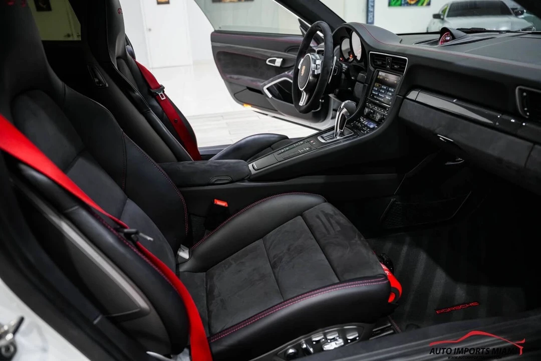 2015 Porsche 991 GT3 - Image 9 of 12