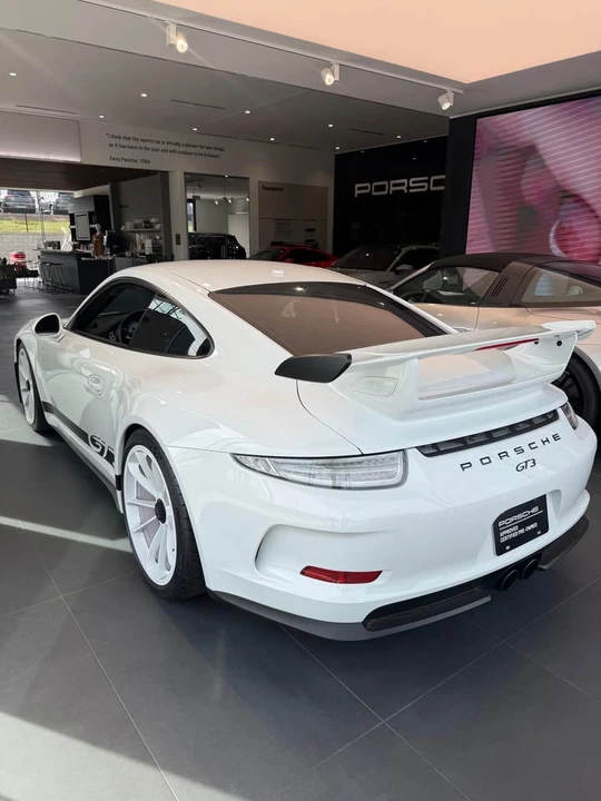 2015 Porsche 991 GT3 - Image 3 of 10