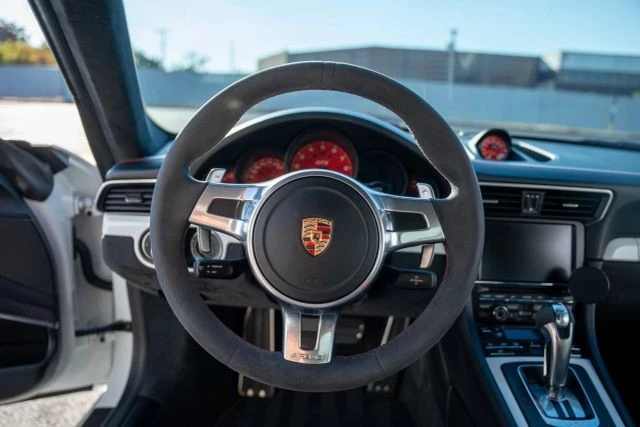 2015 Porsche 991 GT3 - Image 17 of 21