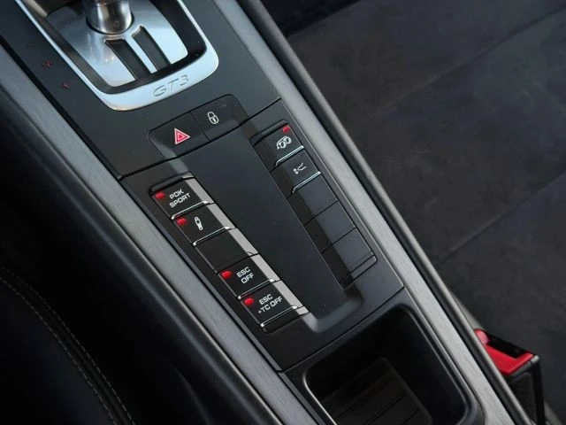 2015 Porsche - Image 28 of 31