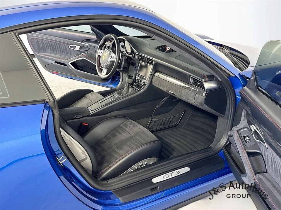 2015 Porsche 991 GT3 - Image 30 of 31