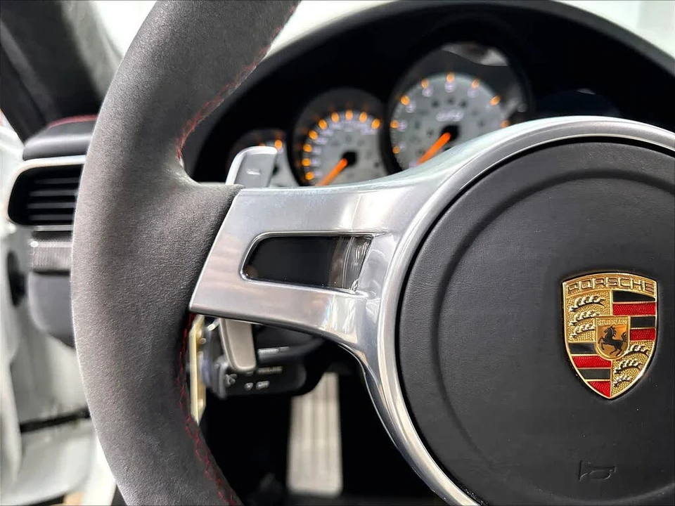 2015 Porsche 991 GT3 - Image 17 of 31