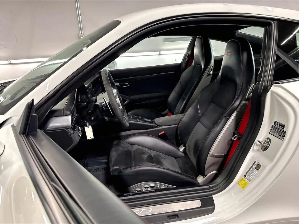 2015 Porsche 991 GT3 - Image 23 of 31