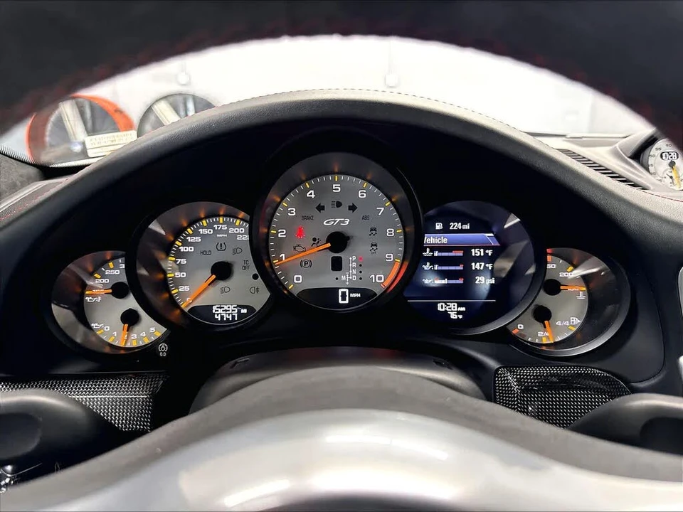 2015 Porsche 991 GT3 - Image 19 of 31