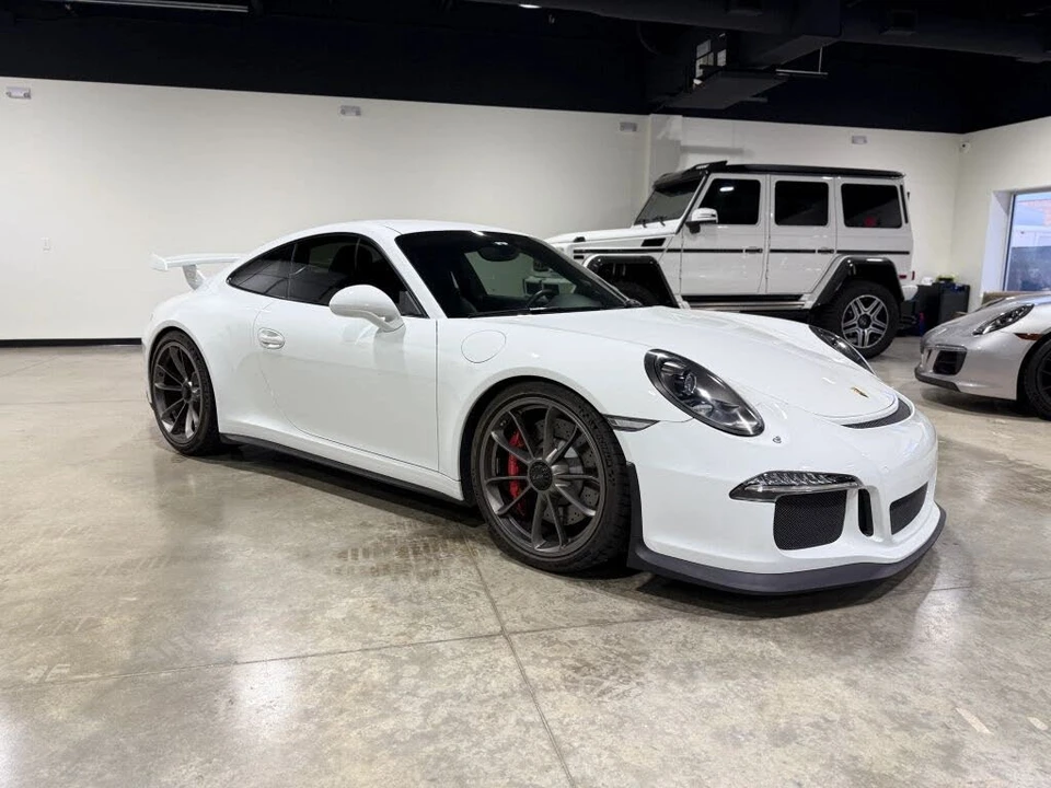 2015 Porsche 991 GT3 - Image 2 of 31