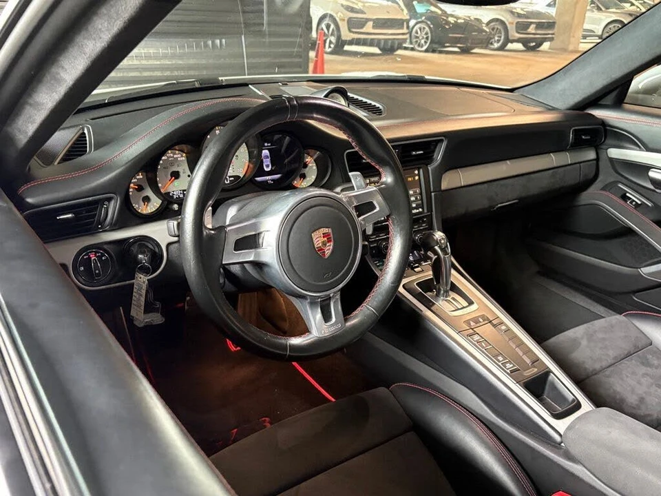 2015 Porsche 991 GT3 - Image 21 of 31
