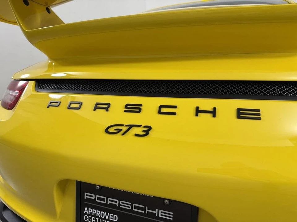 2015 Porsche 991 GT3 - Image 19 of 31