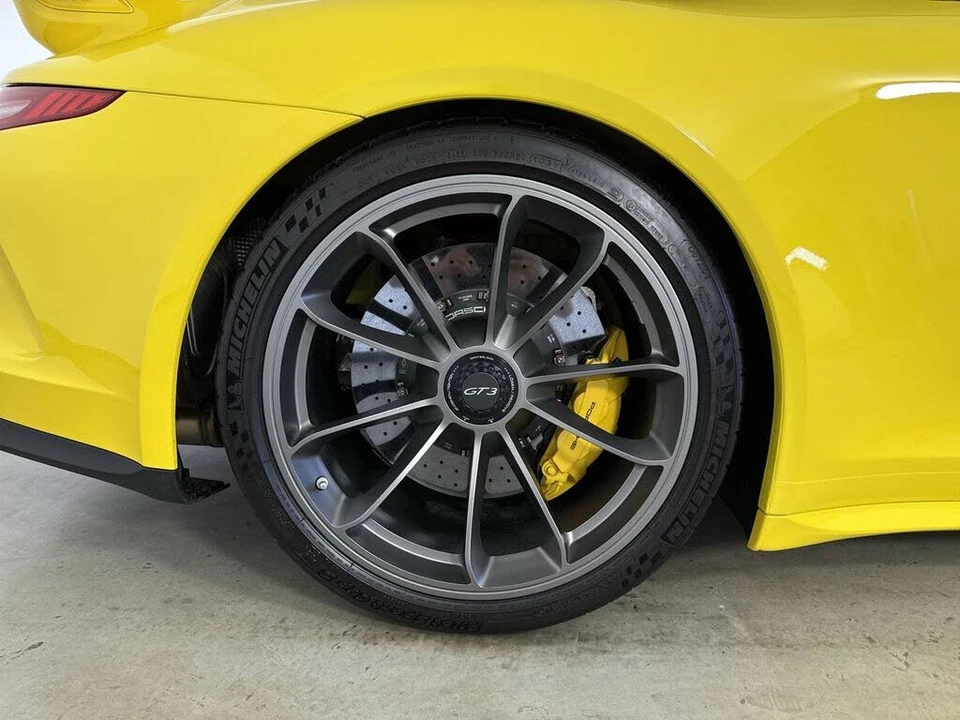 2015 Porsche 991 GT3 - Image 16 of 31