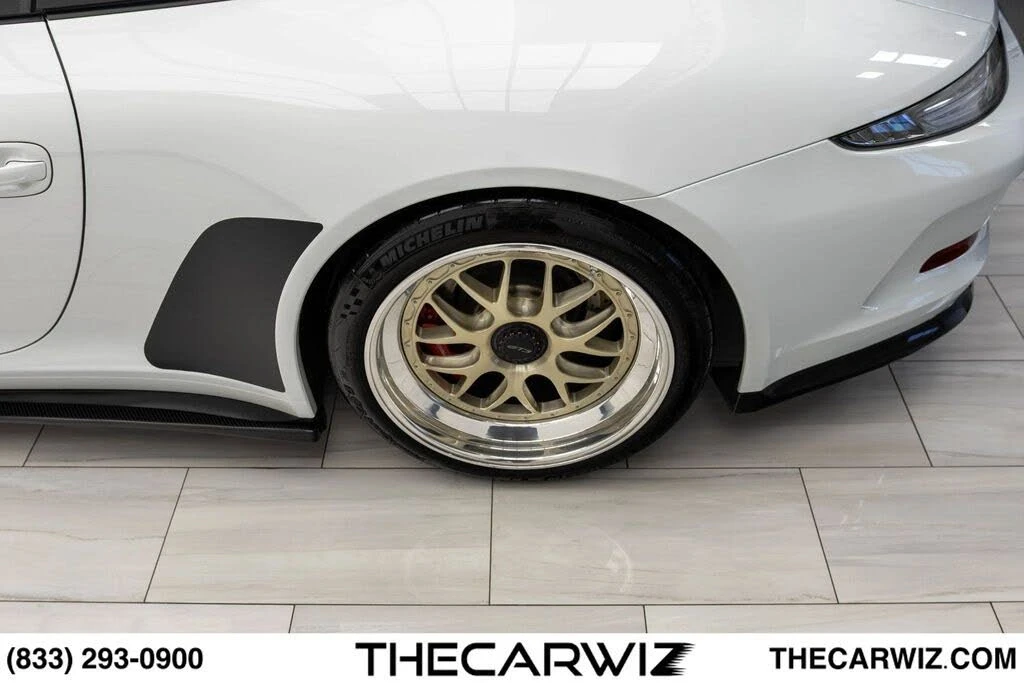 2015 Porsche 991 GT3 - Image 19 of 31
