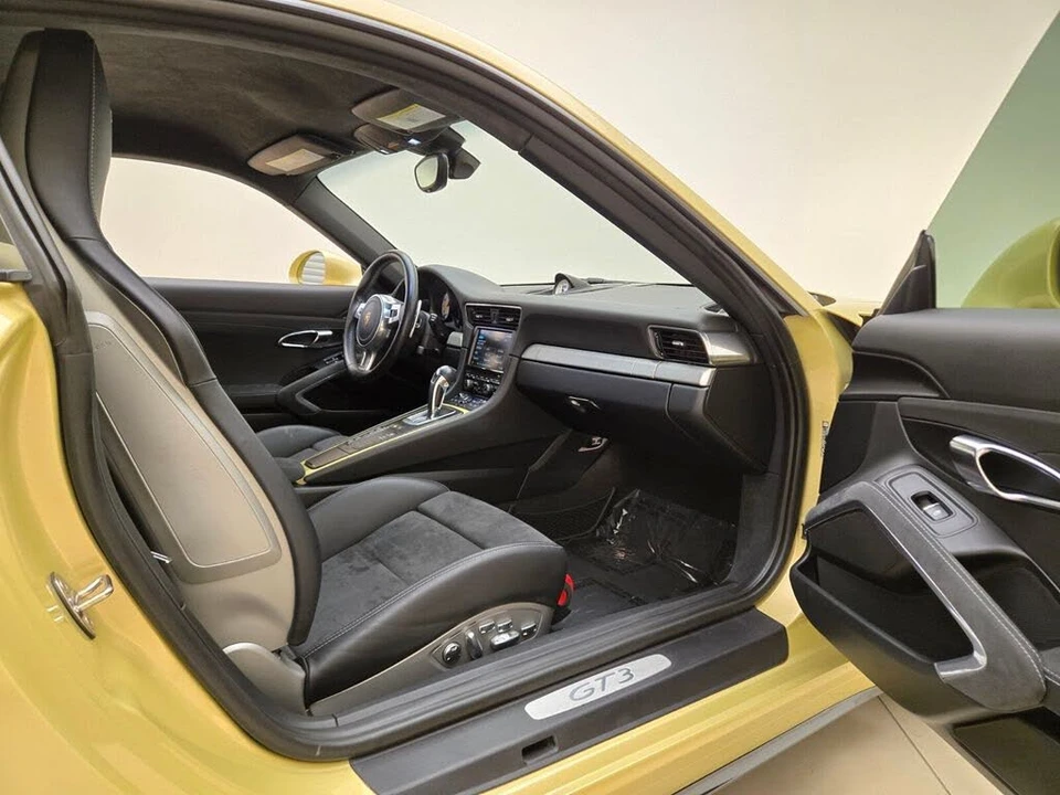 2015 Porsche 991 GT3 - Image 21 of 31