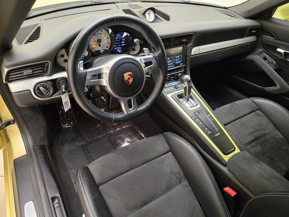 2015 Porsche 991 GT3 - Image 19 of 31