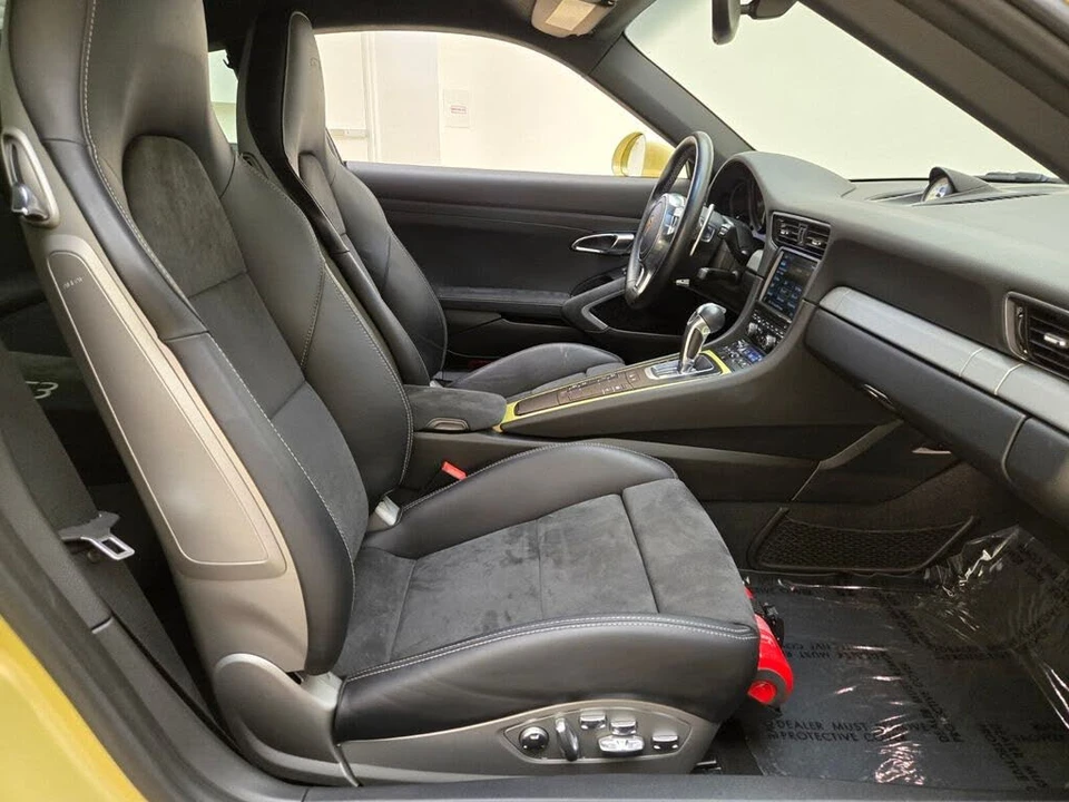 2015 Porsche 991 GT3 - Image 23 of 31
