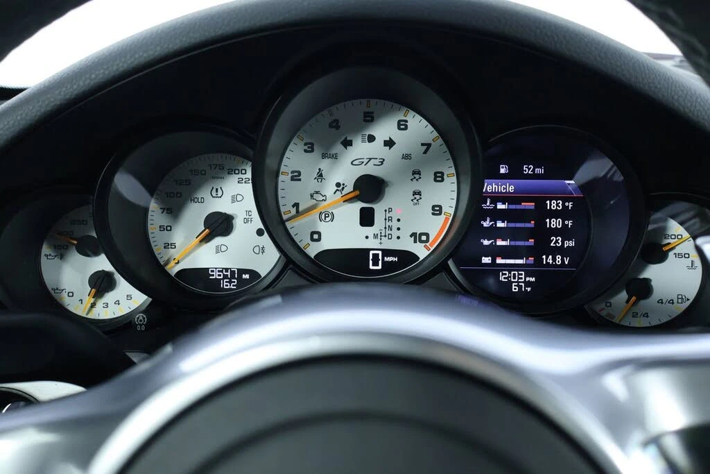 2015 Porsche 991 GT3 - Image 25 of 30