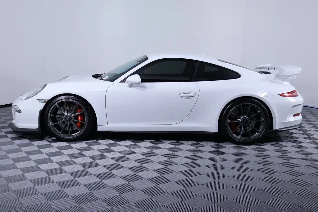 2015 Porsche 991 GT3 - Image 2 of 30