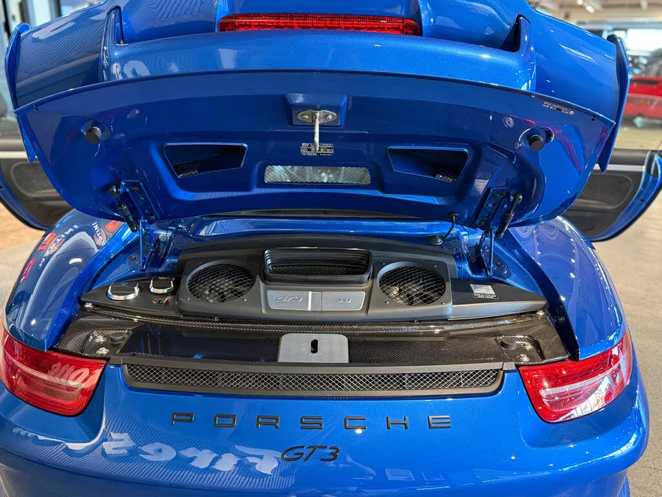 2015 Porsche 991 GT3 - Image 29 of 31