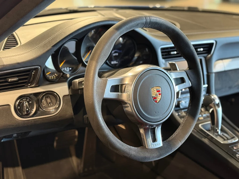 2015 Porsche 991 GT3 - Image 23 of 31