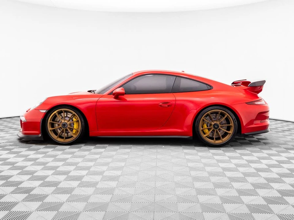 2015 Porsche 991 GT3 - Image 2 of 31