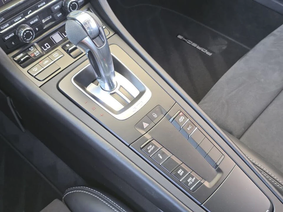 2015 Porsche 991 GT3 - Image 17 of 31
