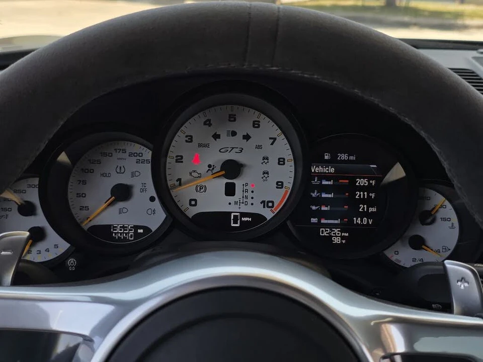 2015 Porsche 991 GT3 - Image 13 of 31