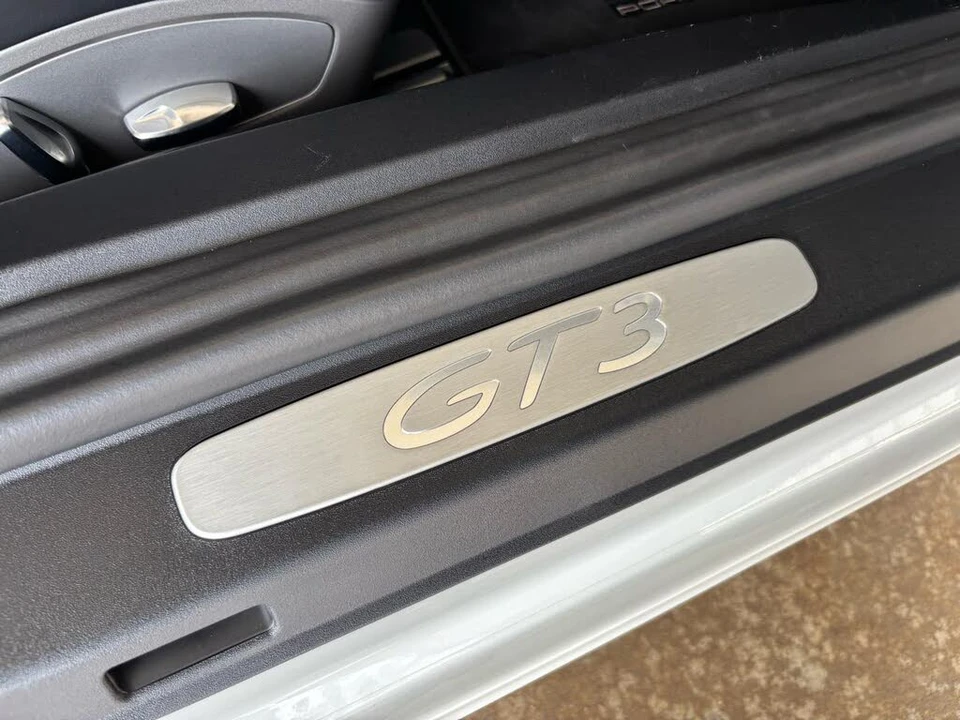 2015 Porsche 991 GT3 - Image 29 of 31