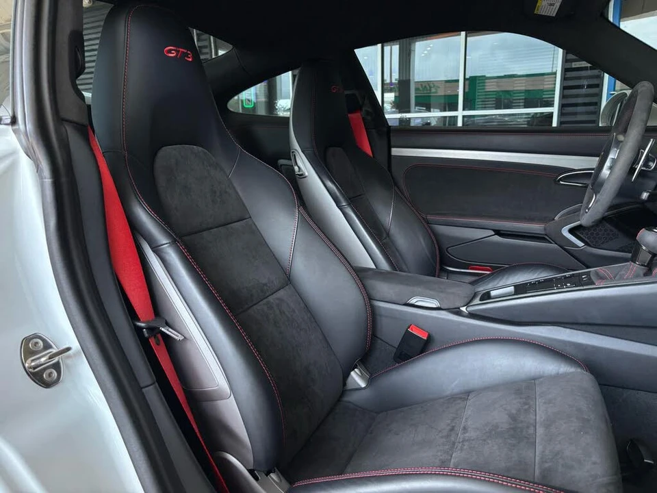 2015 Porsche 991 GT3 - Image 24 of 31