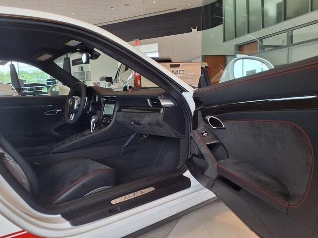 2015 Porsche 991 GT3 - Image 23 of 30