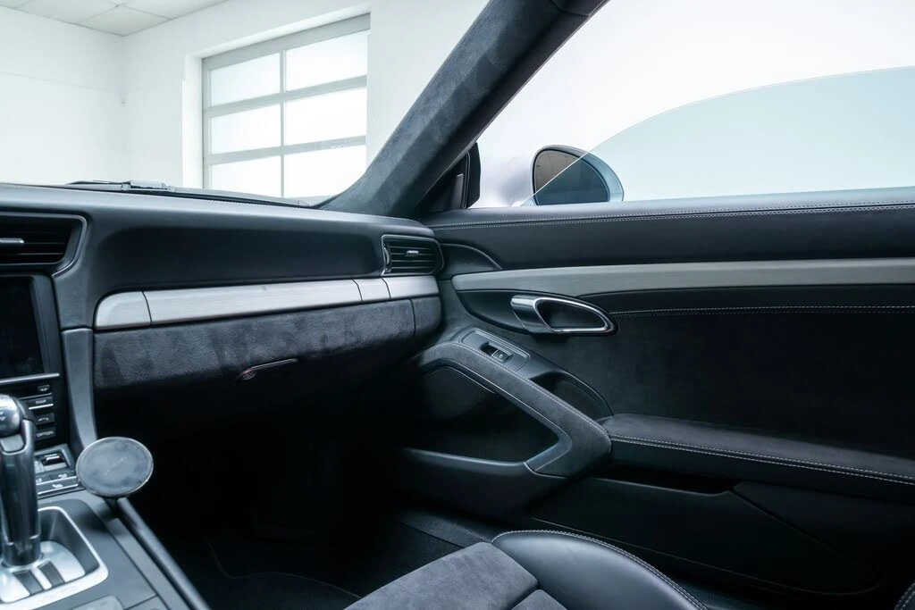 2015 Porsche 991 GT3 - Image 17 of 31