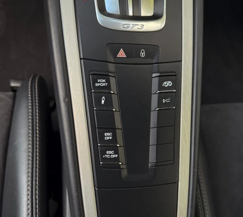 2015 Porsche 991 GT3 - Image 17 of 18
