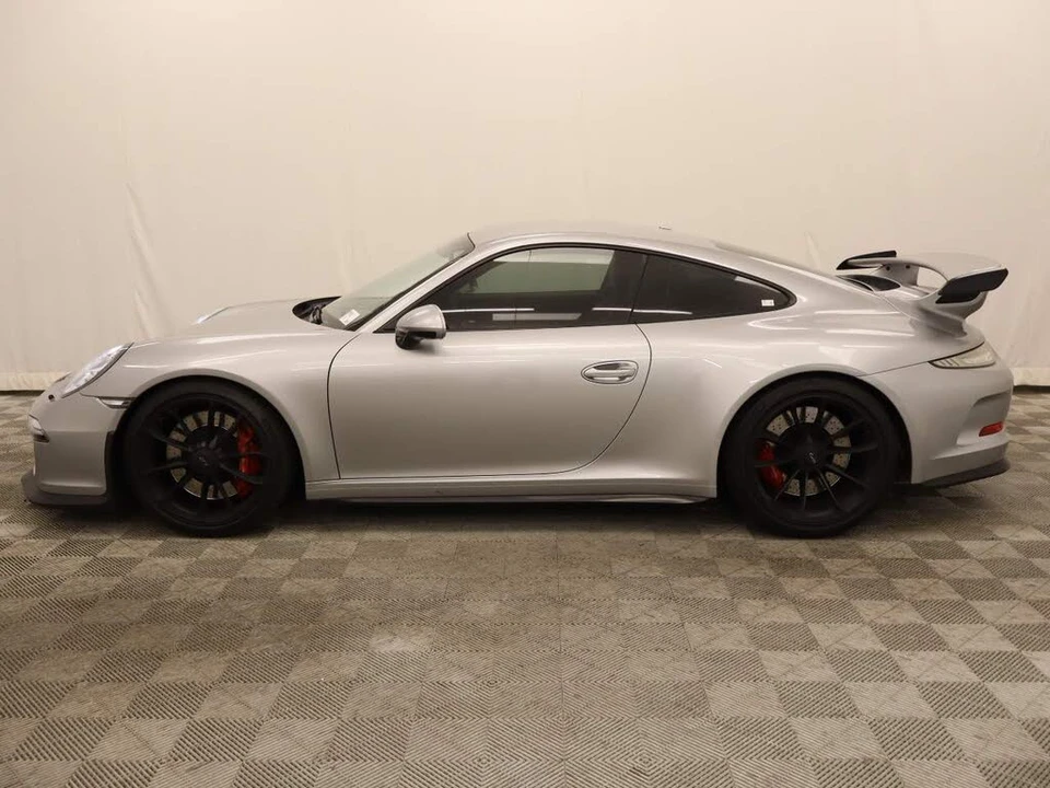 2015 Porsche 991 GT3 - Image 2 of 25