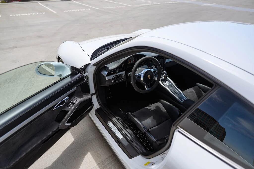 2015 Porsche 991 GT3 - Image 8 of 31
